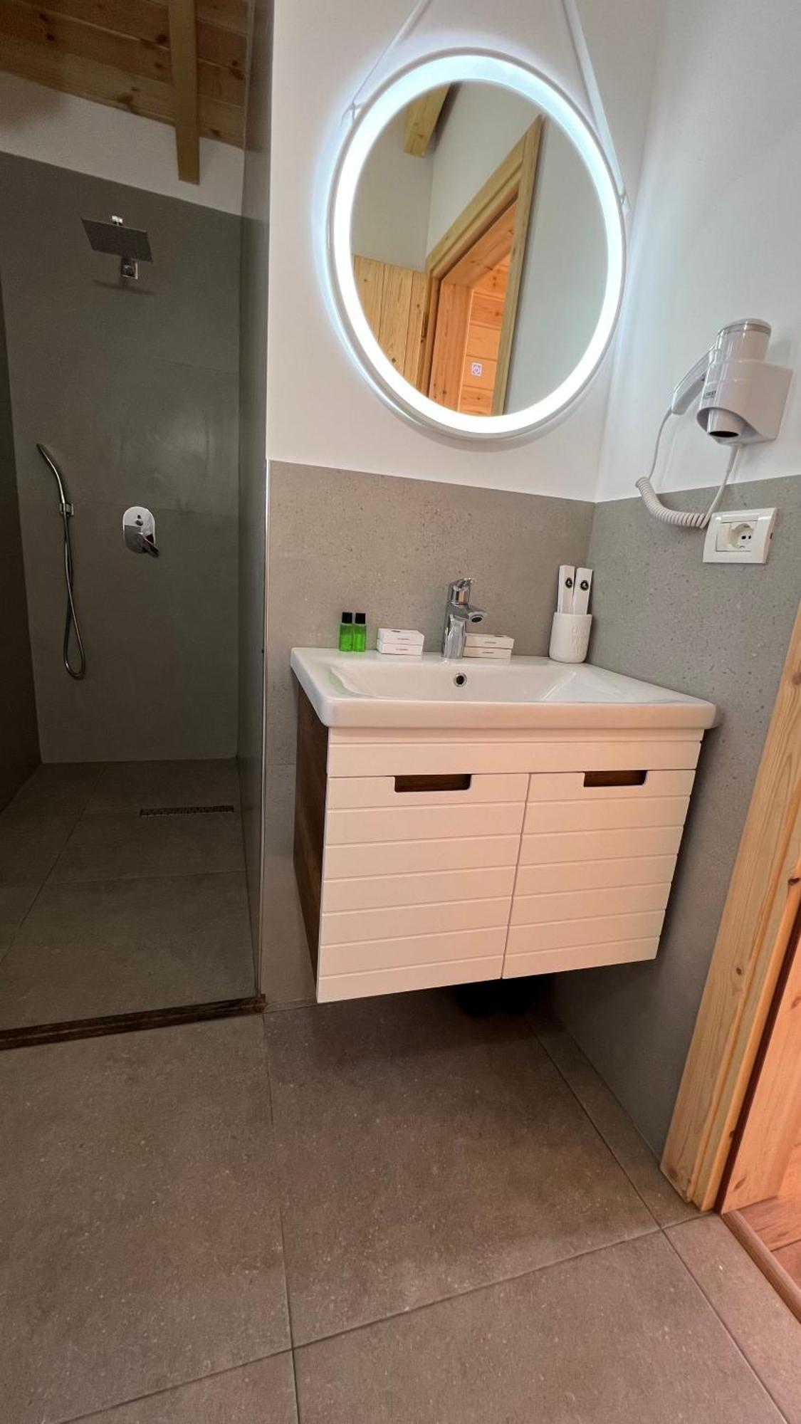 Fishta Guesthouse - Mrizi I Zanave Fishte Kültér fotó